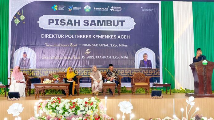 Acara pisah sambut Direktur Poltekkes Kemenkes Aceh dari T. Iskandar Faisal, S.Kp, M.Kes kepada Dr. Abdurrahman, S.Kp, M.Pd di Aula Gedung Olahraga (GOR) Poltekkes Kemenkes Aceh